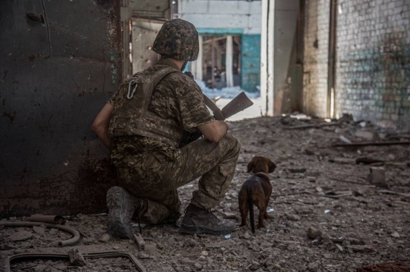 Ukraine forces ordered to withdraw from key battleground city